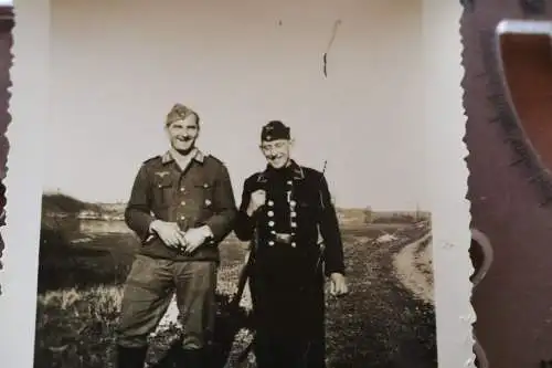 tolles altes Foto - zwei Soldaten Marine und Heer 