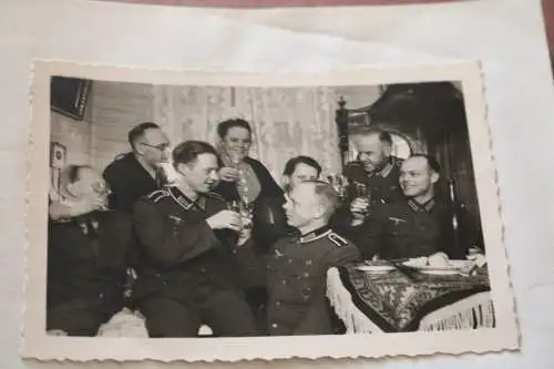 zwei alte Fotos - Gruppe Soldaten - 1941 