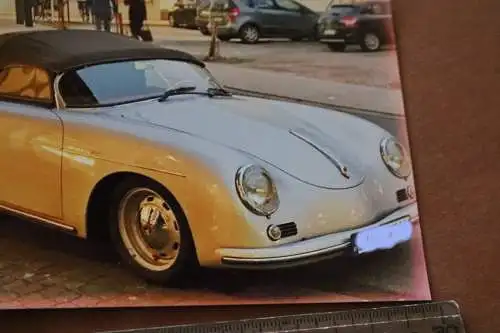 zwei  Fotos - Oldtimer Porsche 356 Cabrio