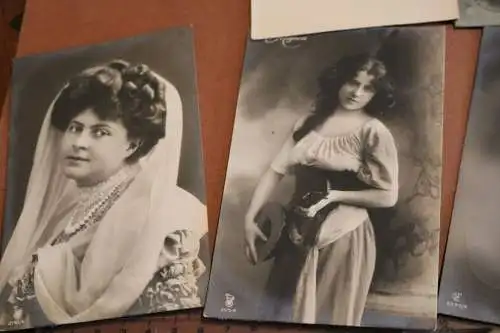 sechs  alte Postkarten, Fotokarten - Portraits Frauen 1900-1920