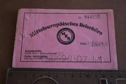 altes Heftchen - Mitteleuropäisches Reisebüro , Abschnitte Fahrkarten 1941 (1)