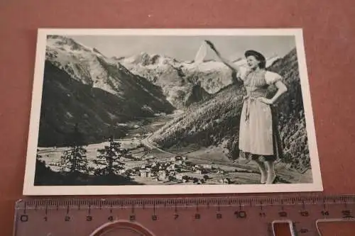 tolle alte Karte Frau in Tracht  Mallnitz gegen die Hohen Tauern 30-40er Jahre 