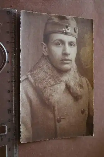 tolles altes Foto - Portrait eines Soldaten  mir unbekannte Uniform 1918 ??