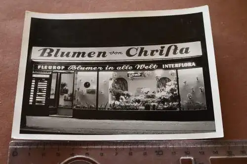 tolles altes Foto -  Geschäft  Blumen von Christa - Berlin - Friedenau ?? 70er 