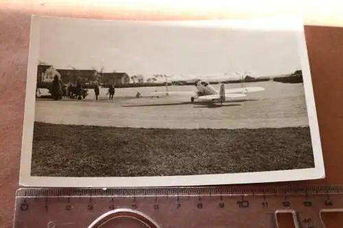 tolles altes Foto - Fliegerhorst Kaufbeuren ?? - Vereidigung - Doppeldecker
