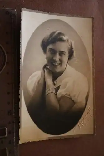 tolles altes Foto - Portrait einer hübschen Frau - 1937 - Bistrita 