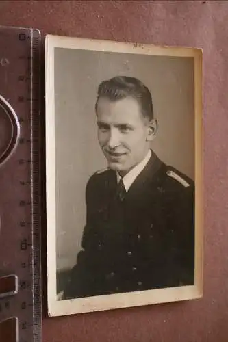 tolles altes Foto -  Portait eines Mannes in Uniform - mir unbekannt ?