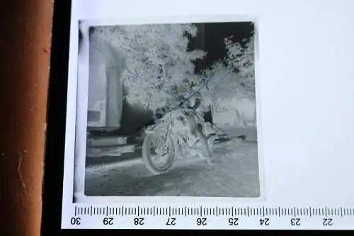 tolles altes Negativ - Mann und Kinder mit Oldtimer Motorrad NSU - 50er Jahre 