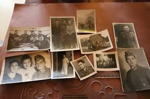 zehn alte Fotos eines Soldaten 