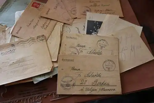 29 alte Feldpostbriefe  FPNr. 43568 bis 03- 1945 u. FPNr. 40779
