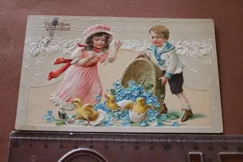 tolle alte Prägekarte  Fröhliches Osterfest Küken Kinder 1913