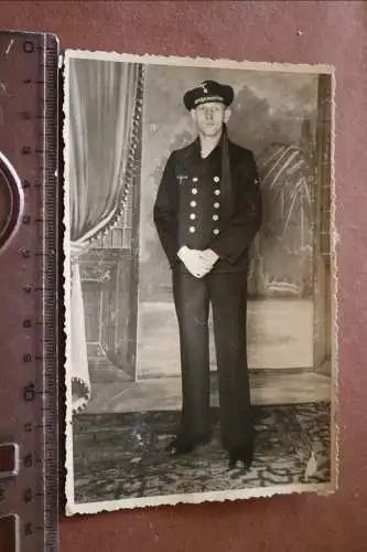 tolles altes Foto - Portait eines Matrosen, Tätigkeitsabzeichen 