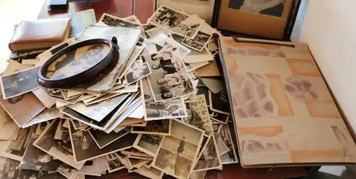 großes Konvolut alter Fotos, Alben, Rahmen usw. ein Haushalt