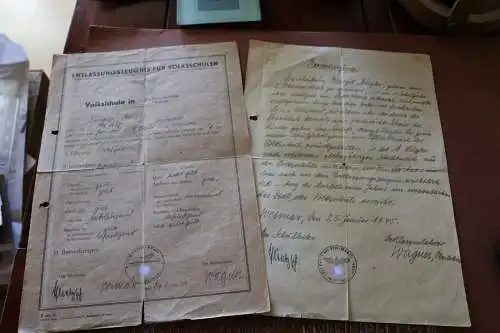 altes Entlassungszeugnis uns Bescheinigung Fritz-Wächtler-Schule Weimar 1944/45