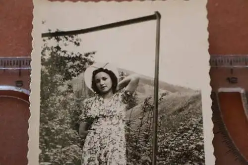 tolles altes Foto - hübsche junge Frau - 30-40er Jahre 