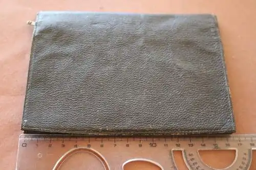 alte Brieftasche - Material ??  mit Foto einer hübschen Frau - 40-60er Jahre ?