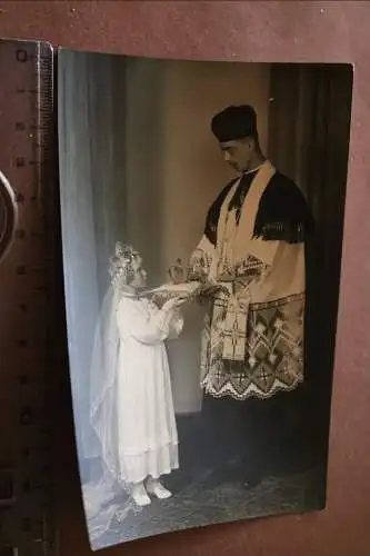 altes Foto - junges Mädchen - Priester - Erstkommunion ?? 20-40er Jahre ? Gmund 