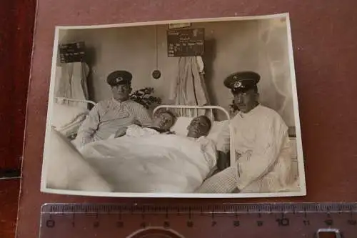 altes Foto - Soldaten Reichswehr im Lazarett - 20er Jahre 