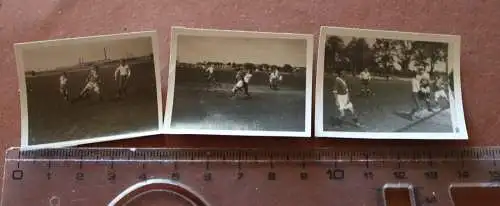 drei sehr kleine Fotos - Fussball - Fussballspiel - Vereinslogos - 30er Jahre ?