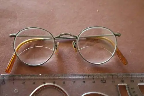 tolle alte Zweisicht , Gleitsicht ? Brille - 30-40er Jahre ? Gestell graviert 