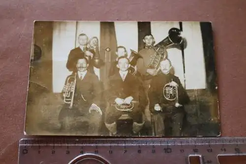 tolles altes Foto - Blaskapelle - Raum Strausberg - einer in Uniform 1925