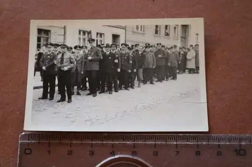 altes Gruppenfoto - Feier - Soldaten, Veteranen ?  Eisenbahner ?? 30-40er Jahre