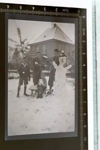 tolles altes Negativ - Kinder Geschwister bauen Schneemann - 20-40er Jahre ?