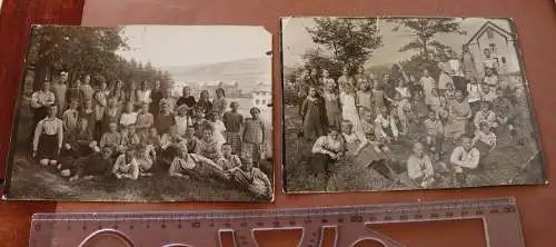 zwei tolle alte Gruppenfotos - Schulklasse  beim Ausflug - 20-30er Jahre 