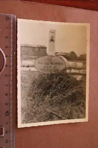 altes Foto - Soldatengrab eines Fw.  Stab Pioniereinheit 671 Lutschki  Russland
