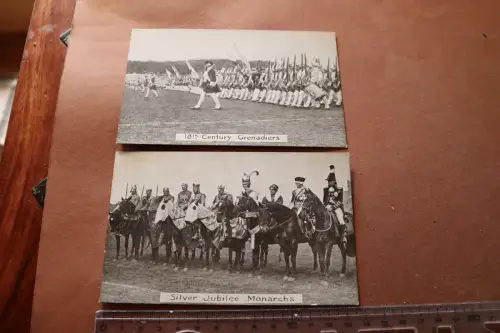 zwei tolle alte Karten - 18th Century Grenadiers und Silver Jubiliee Monarchs
