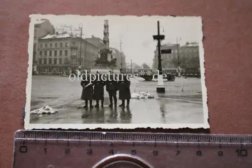 altes Foto - Soldaten posieren am  Tegetthoff-Monument - Wien - Persil-Henko Wer