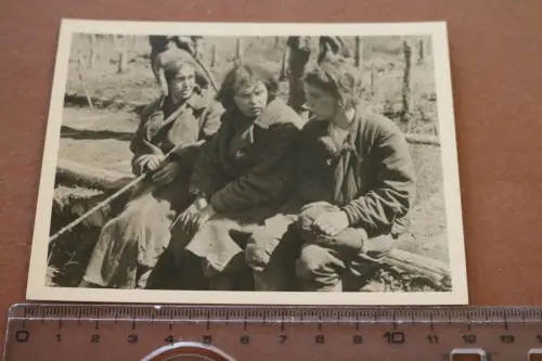 altes Foto russische Flintenweiber ??? 