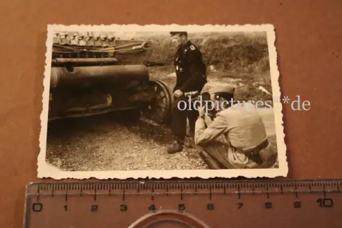tolles altes Foto - Kriegsberichter bei der Panzertruppe - mit Filmkamera 