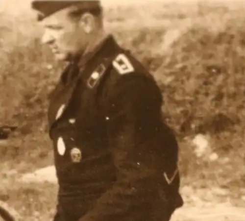 tolles altes Foto - Kriegsberichter bei der Panzertruppe - mit Filmkamera 