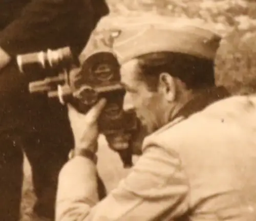 tolles altes Foto - Kriegsberichter bei der Panzertruppe - mit Filmkamera 