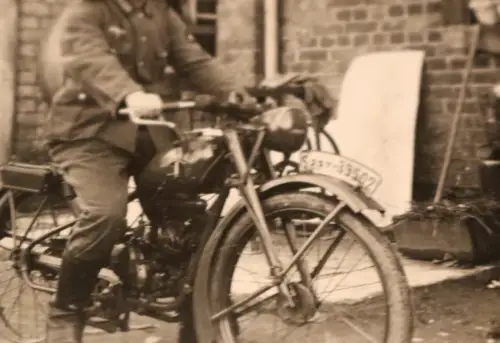 tolles altes Foto Soldat mit Motorrad Wanderer - Kennzeichen Saar 