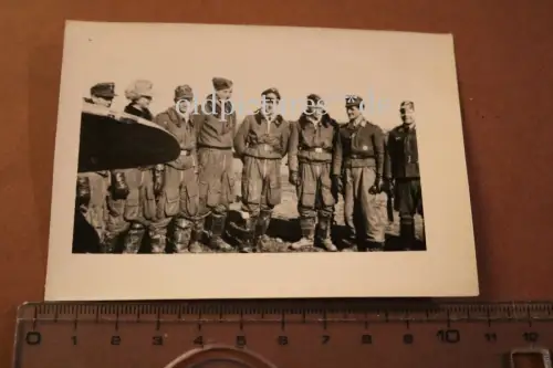 tolles altes Foto Gruppenfoto Piloten - Nowotny ??? in der Mitte ?
