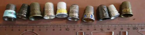 zehn tolle alte Fingerhüte - Fingerhut , teilweise  silber, Sterling, Dorcas usw