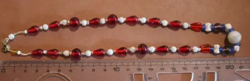 tolle alte Glasperlen ? Kette - Halskette - rot weiss - Alter ??? 