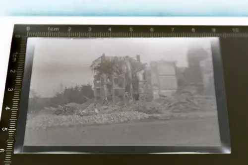 altes Negativ  zerstörtes Gebäude - Ort ??? Frankreich ?