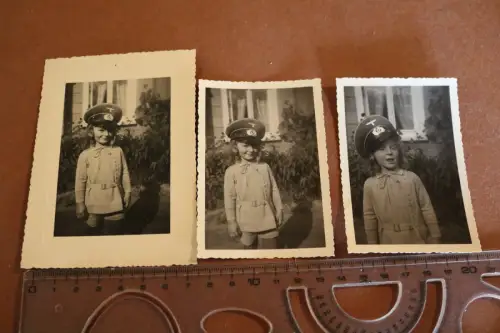 drei tolle alte Fotos Mädchen mit Papas Schirmmütze - Löbau - 40er Jahre 