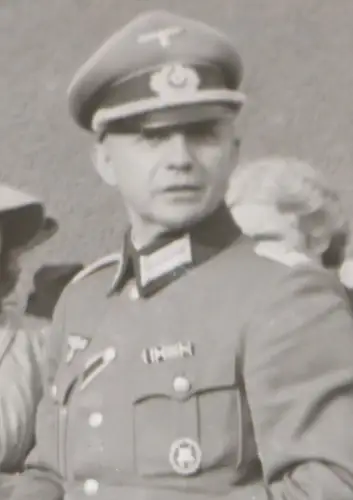 zwei alte Negative - Gruppe Frauen - und ein Offizier - für Afrika Truppen 1943