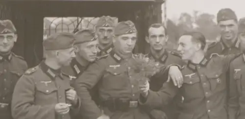 tolles altes Negativ -Gruppe Soldaten Bahnhof Elsenau - Pommern 30-40er Jahre