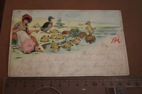 tolle alte Künstlerkarte Mutter mit Kind am Teich, Enten, Bahnpost 1901