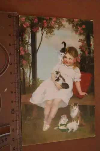 tolle alte  Künstlerkarte - Mädchen mit Kätzchen - 1927