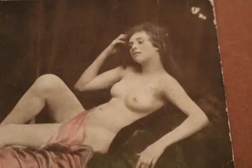 tolle alte Fotokarte - hübsches nackte Frau rosa Tuch - Akt - 1927 - original