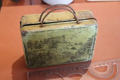 toller alter Blechkoffer Spielzeug ? Motiv Burg Kynast - Niederschlesien - Alter