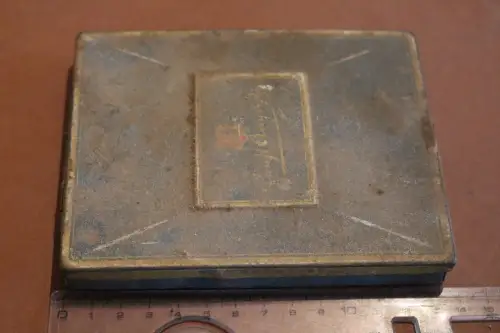 tolle alte Zigarettendose Ernst August -  Constantin Dresden - Alter ?