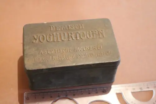 tolle alte Blechdose  Demisch Yoghurtogen Molkerei Nieder-Ludwigsdorf Schlesien 