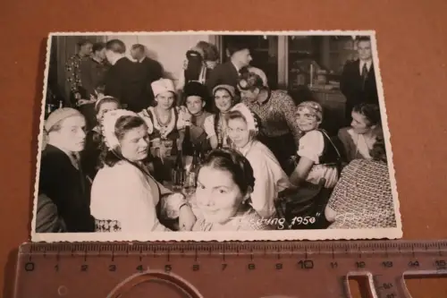 tolles altes Gruppenfoto  Fasching 1950 - Berchtesgaden ?